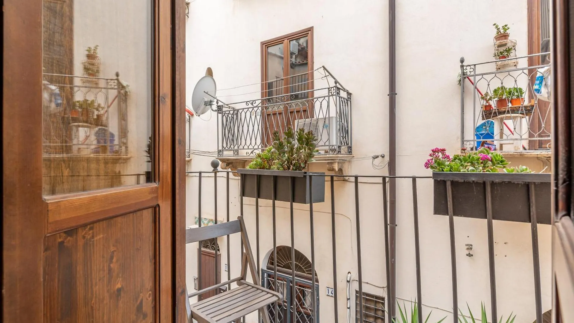 Apartment Vega Home - Alle Spalle Del Teatro Massimo Palermo