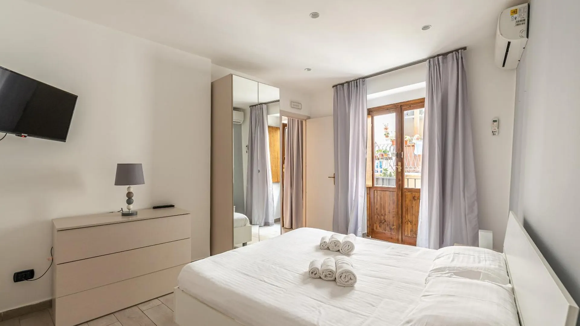 Vega Home - Alle Spalle Del Teatro Massimo Palermo Apartamento